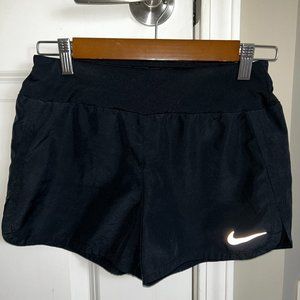 Low-rise NIKE active Shorts